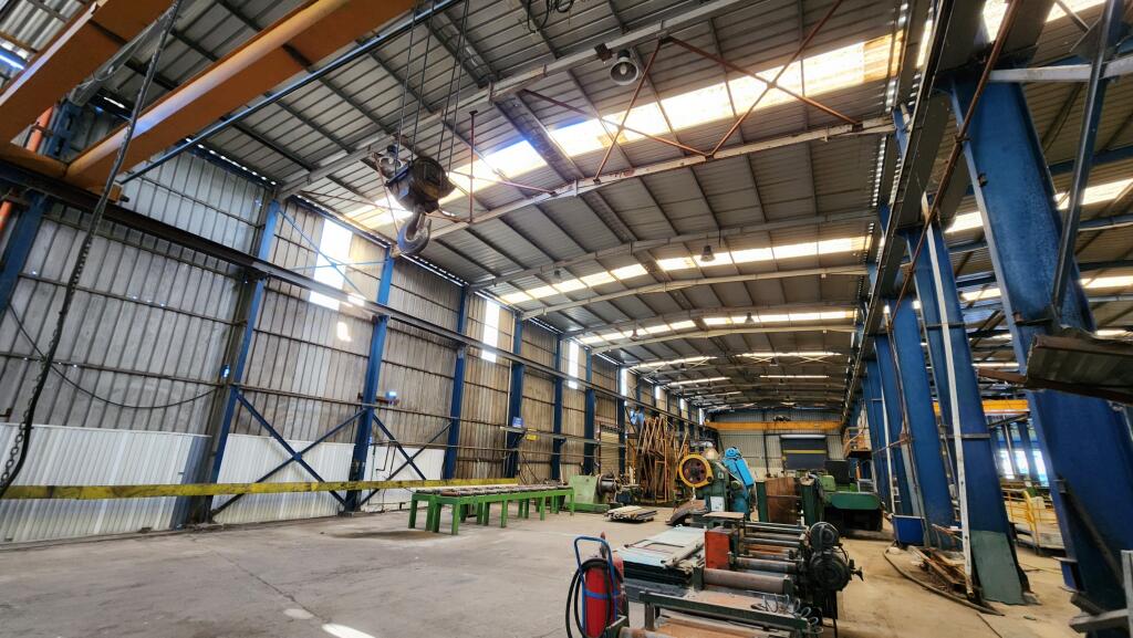 SHITET KAPANON TRUALL NDERTESE ZYRA LUSHNJE