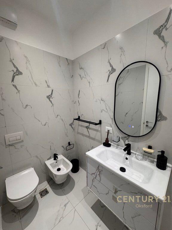 APARTAMENT PER QIRA 2+1+2+POST PARKIMI, TEK KOMPLEKSI "DELIORGJI"!
