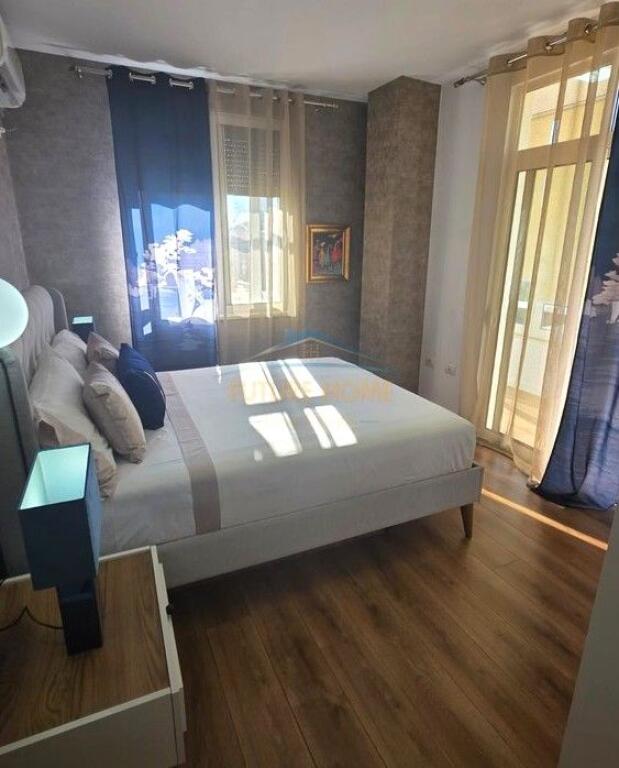 Apartament 1+1 per shitje, 21 Dhjetori, Tirane