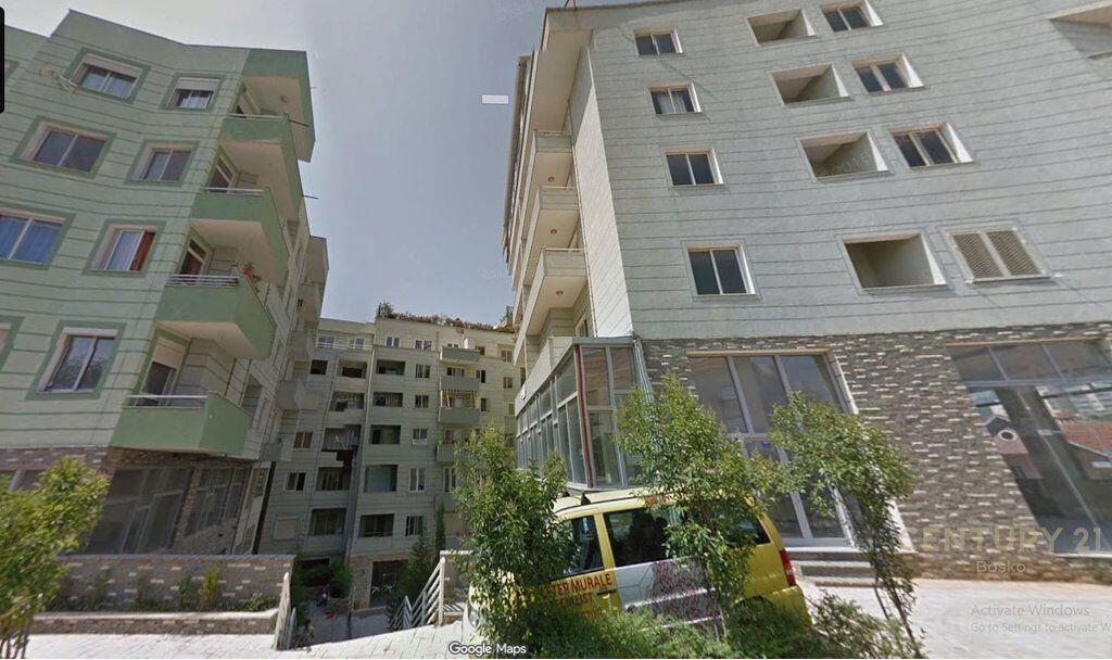 In vendita - Unità di servizio 262 m2, piano terra a Fresk