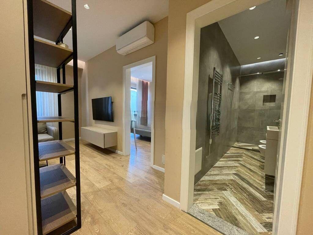 Jepet me qera apartament 1+1, pranë Pazarit të Ri! 600 € /Muaj