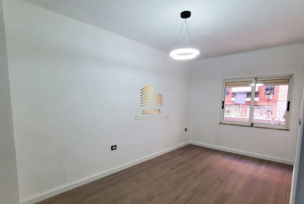 Shitet, Apartament 1+1+Verande,Komuna Parisit,190,000 Euro