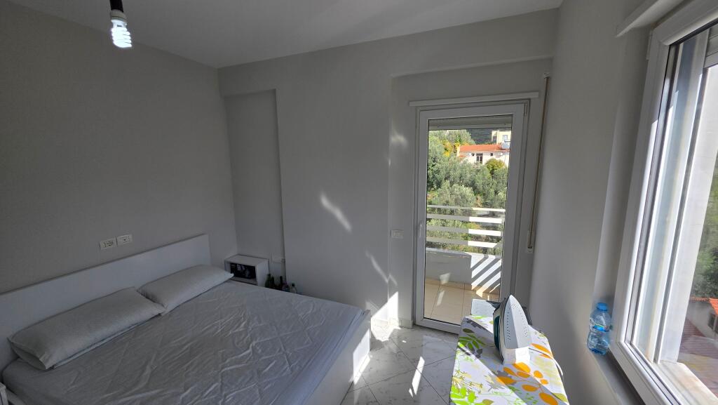 SHITET APARTAMENT 2+2 SHËTITOREN E PALMAVE LUSHNJE