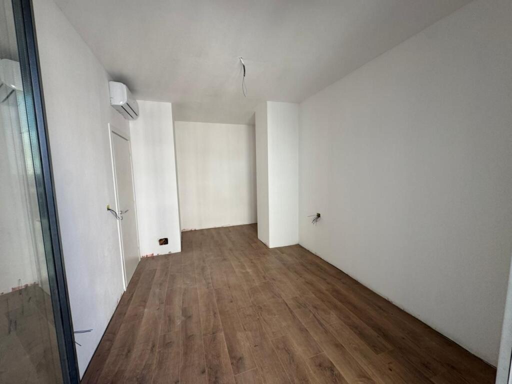 Jepet me qera Apartament 1+1  Adresa : Zogu i Zi  Vetem me guzhine  Kati 5  Cmimi 600 mij lek