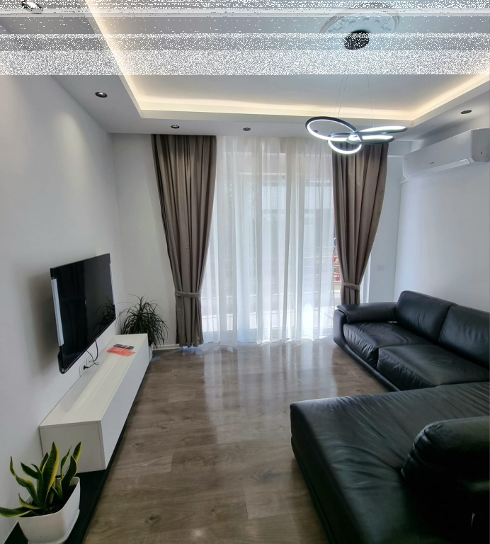 Shitet apartament tek Liqeni i Thate