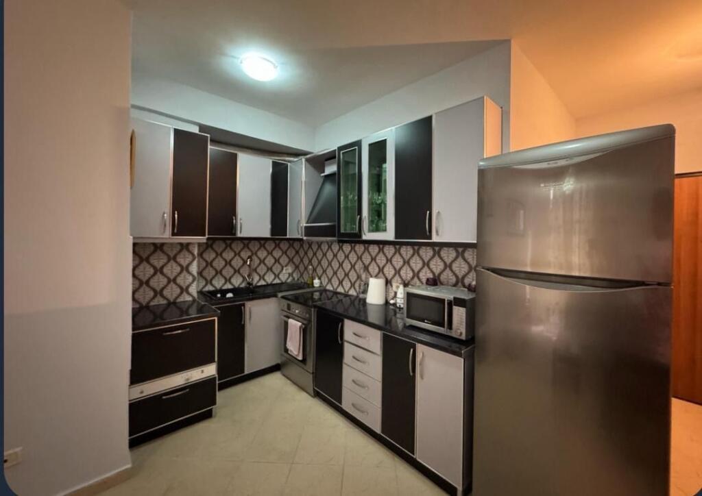 JEPET ME QIRA 2+1+1 YZBERISHT 45.000 LEKE