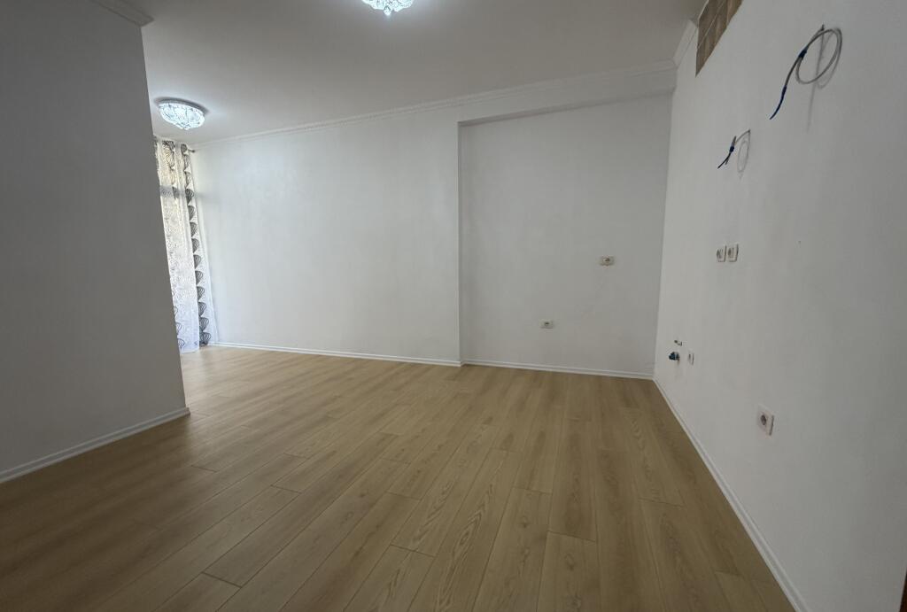 Shitet apartament 1+1, Fresku,Tirana.