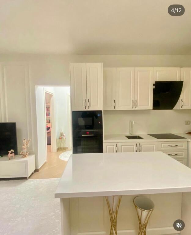 Shitet apartament''''''' 2+1'''''' okazion ne Fresk