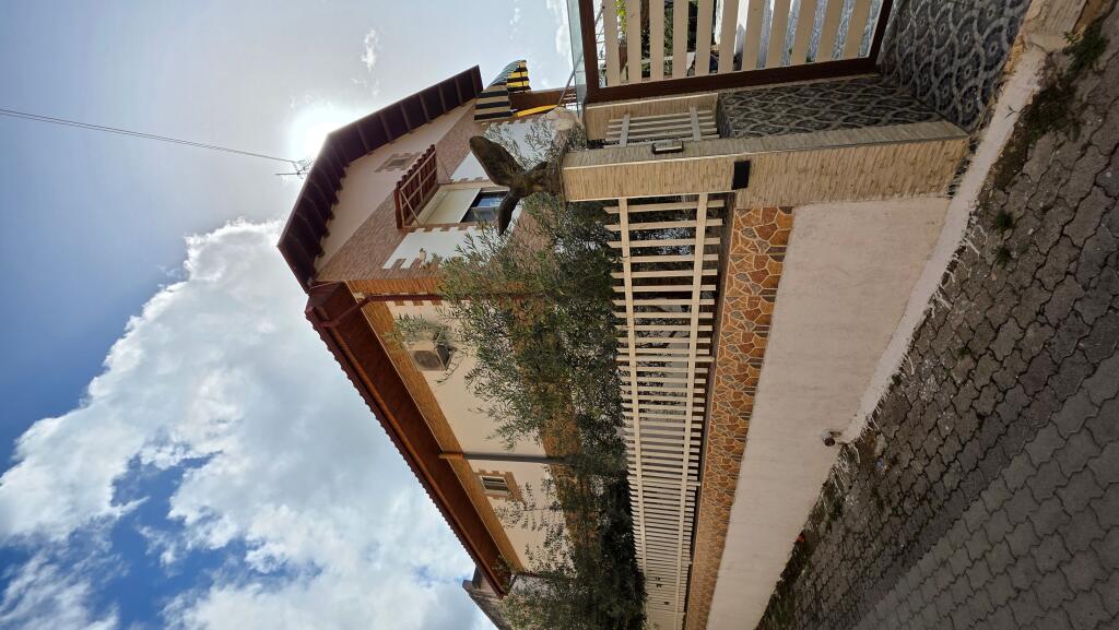 SHITET SUPER VILË NË  LUSHNJE