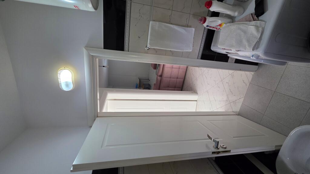 SHITET APARTAMENT 2+2 SHËTITOREN E PALMAVE LUSHNJE