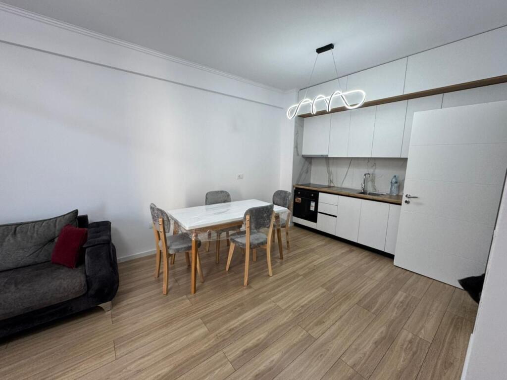 📣 JEPET ME QIRA APARTAMENT 1+1 – ASTIR💶 Çmimi: 45000 lekë / muaj