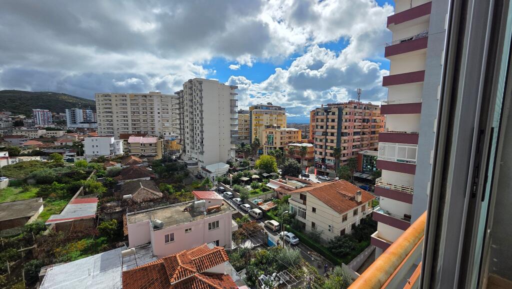 SHITET APARTAMENT 2+2 SHËTITOREN E PALMAVE LUSHNJE