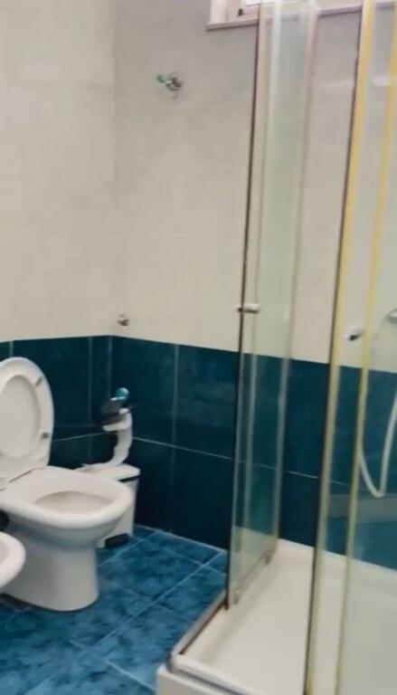 🏢A few minutes from Skenderbej Square, Bardhok Biba Street, a furnished 1+1 apartment is for rent. 60,000 Leke