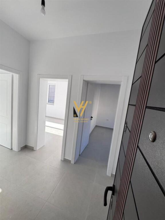 JEPET ZYRE 70 M2 ME QERA TE MINE PEZA 1.000 EURO