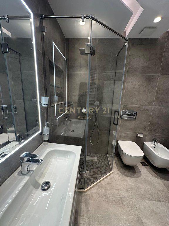 JEPET APARTAMENT 2+1+2 PËR QIRA – ISH FUSHA E AVIACIONIT, TIRANË