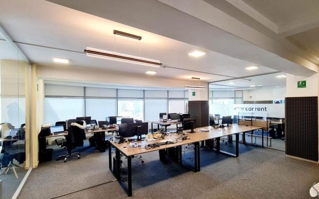 SHITET AMBJENT BIZNESI PER ZYRA , RRUGA E DIBRES