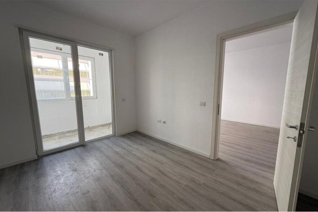 SHITET APARTAMENT 1+1 – KOMPLEKSI “E 88”, LAPRRAKË