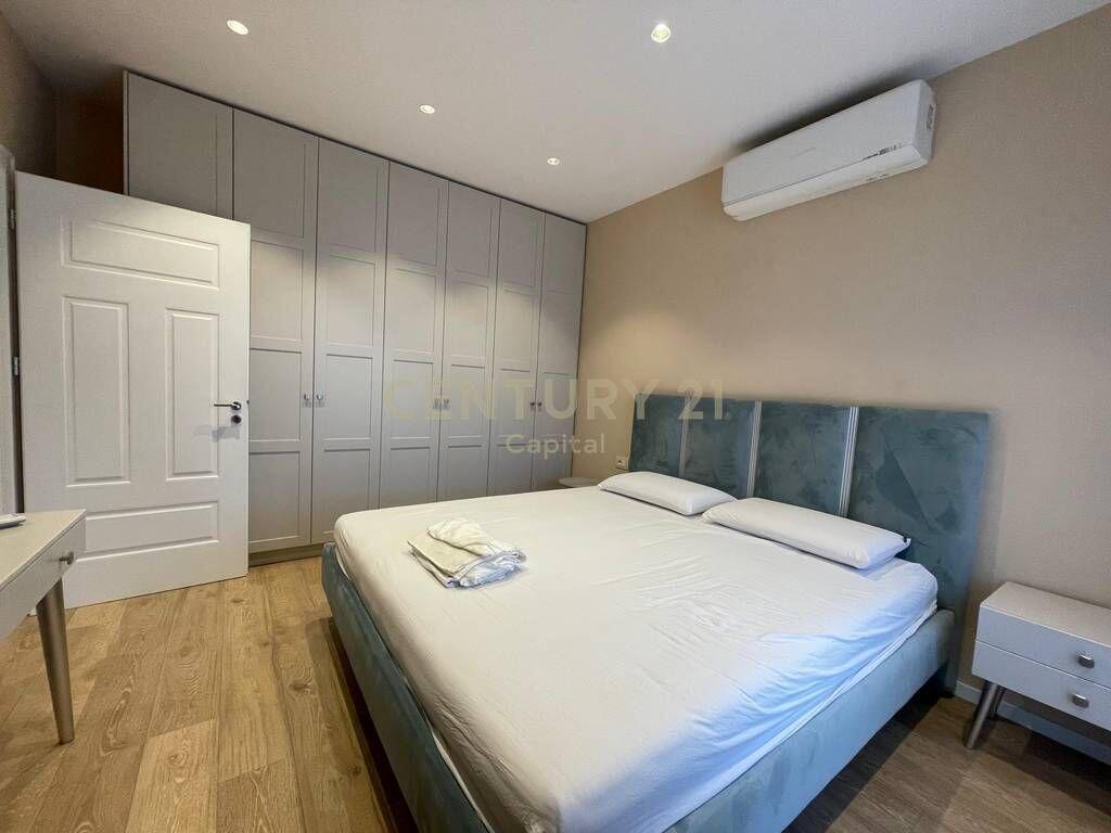 Jepet me qera apartament 1+1, pranë Pazarit të Ri!