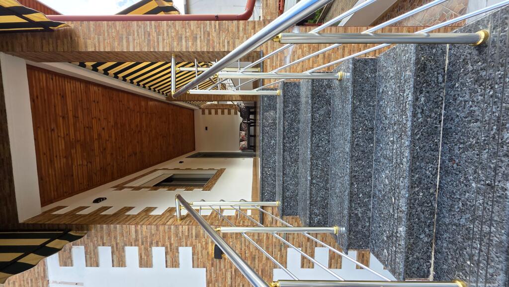 SHITET SUPER VILË NË  LUSHNJE