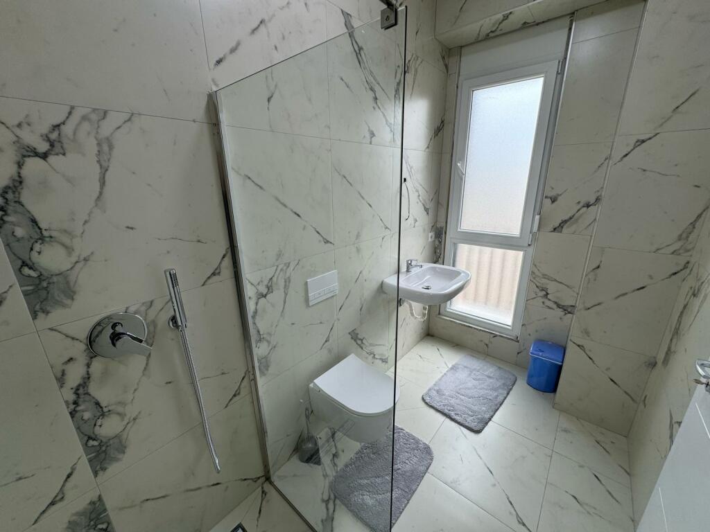 2+1,i mobiluar te fushe e aviacionit,700 euro me parkim