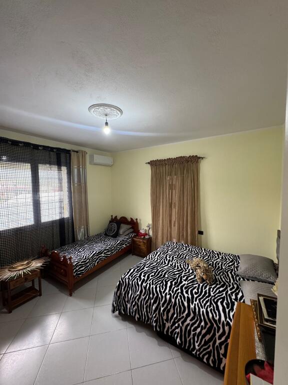 VILË NË SHITJE GOLEM LUSHNJE