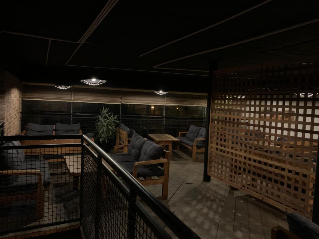 SHITET BAR – KAFE BULEVARDI SHETITORJA PALMAVE, LUSHNJE