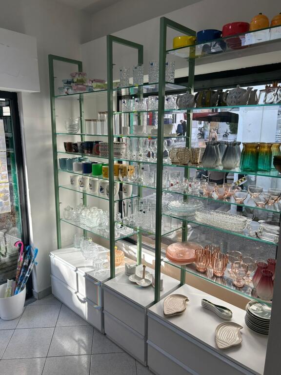 Vendita attività commerciale in Via Kavaja vicino a Via Him Kolli