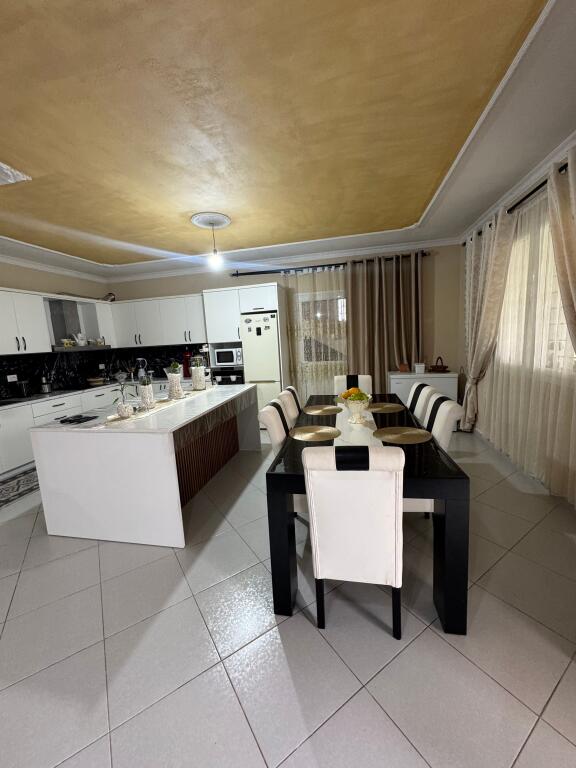 VILË NË SHITJE GOLEM LUSHNJE