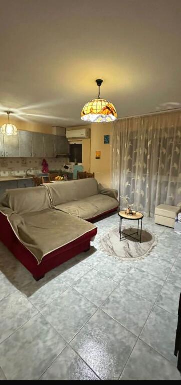 Jepet me qera apartament 1+1