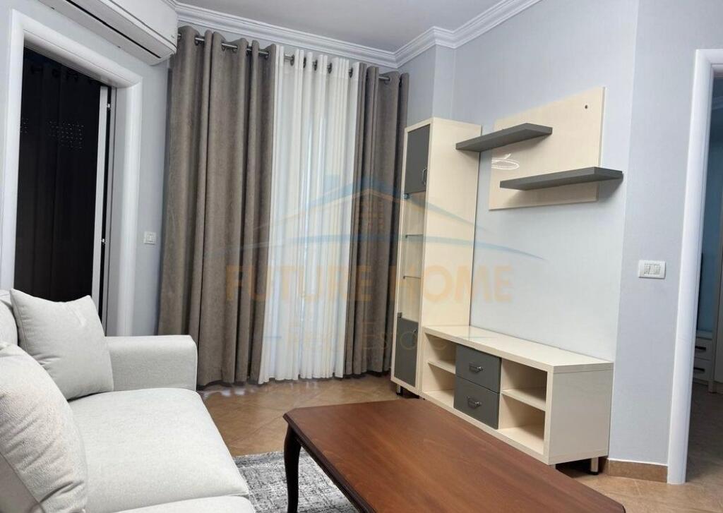 Apartament me qera 2+1, Rruga e Kavajës, Tiranë