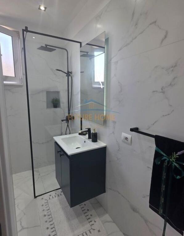 SHITET APARTAMENT 1+1 TEK 21DHJETORI,PRANE MOZAIKUT