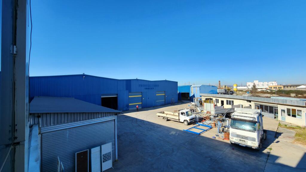 SHITET KAPANON TRUALL NDERTESE ZYRA LUSHNJE