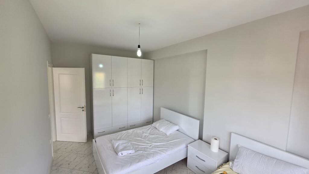 SHITET APARTAMENT 2+2 SHËTITOREN E PALMAVE LUSHNJE