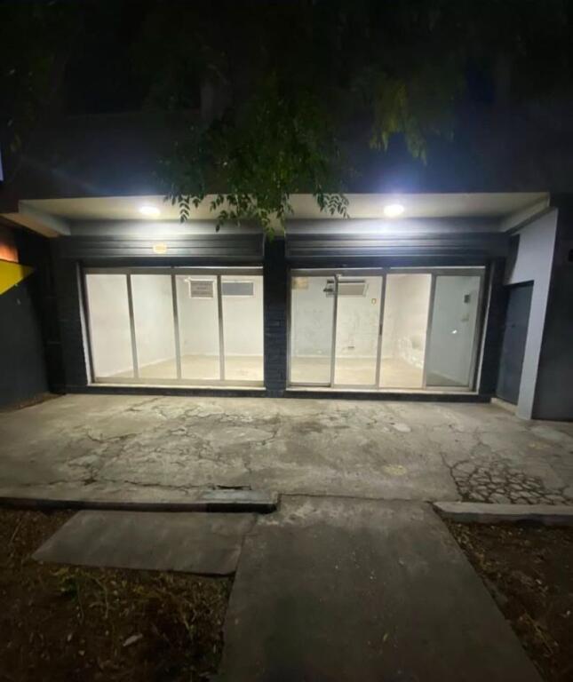 Jepet me Qera ambjent biznesi Kati 0, 70 m² 250 € ELBASAN (Prane Universiteti ALEKSANDER XHUVANI)