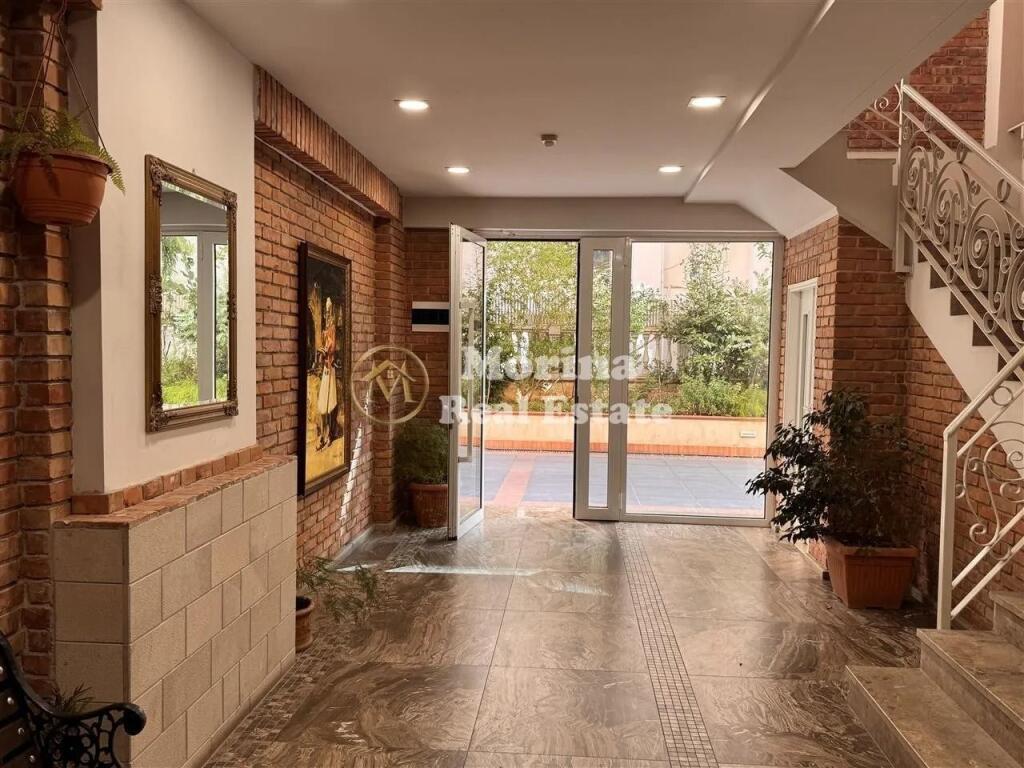 Qera | Ambjent Biznesi | Rruga Themistokli Gërmenji | 750 €/muaj