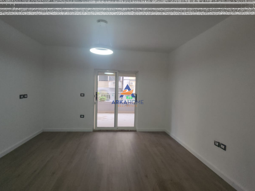 SHITET APARTAMENT 1+1+VERANDË "KOMUNA E PARISIT" 190.000 EURO