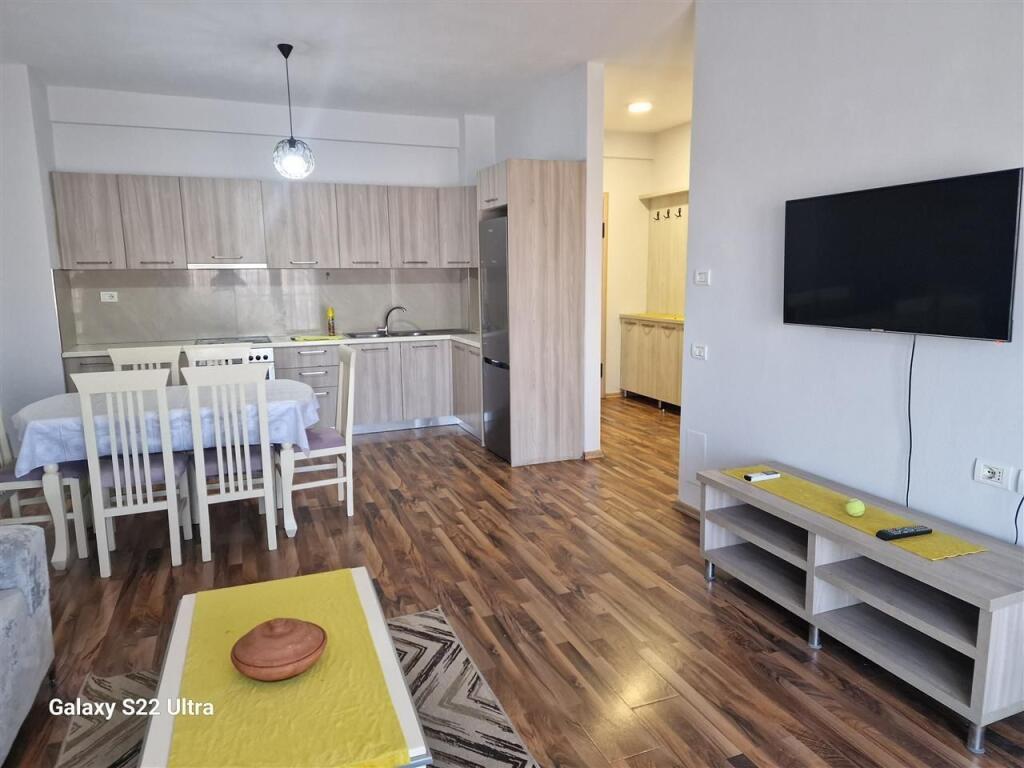Apartament me qera 2+1 - 📍Kompleksi Green City, Astir