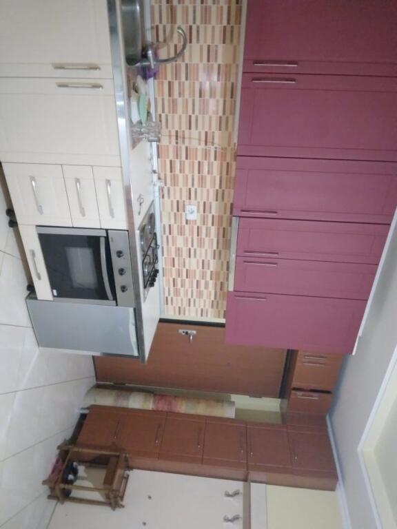 Apartament me qera 1+1 - 📍Ish Tregu elektrik, rruga Petro Nini Luarasi