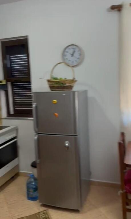 Jepet Shtepi  me qera,    ne Pallat Egzistues 2+1      ID   13951