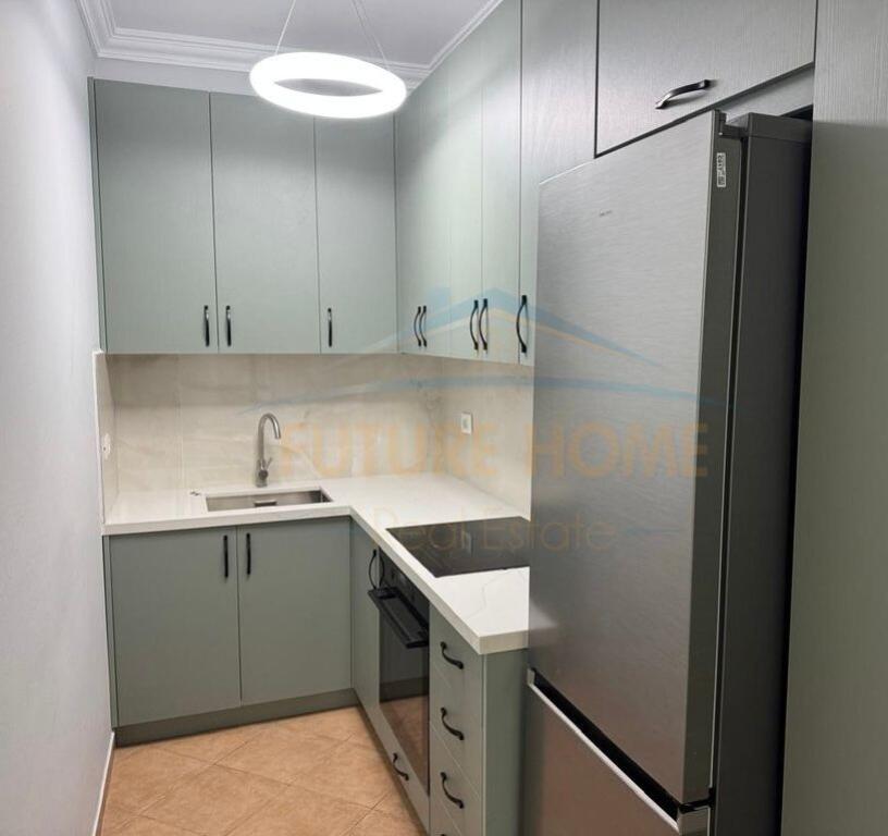 Apartament me qera 2+1, Rruga e Kavajës, Tiranë