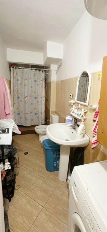 Jepet me qera  apartament 1+1 - Pazari i Ri , Optika Roma