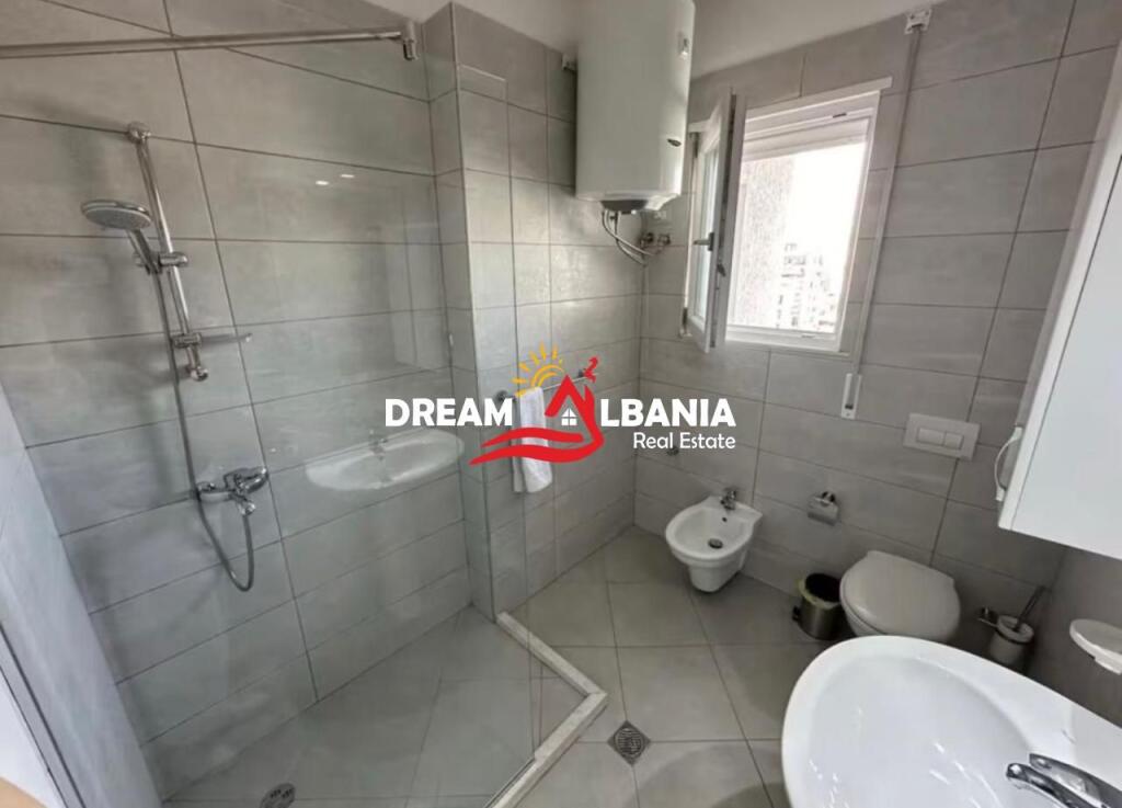 Jepet me qera apartament 2+1 prane Pazari I Ri ID (42215452)
