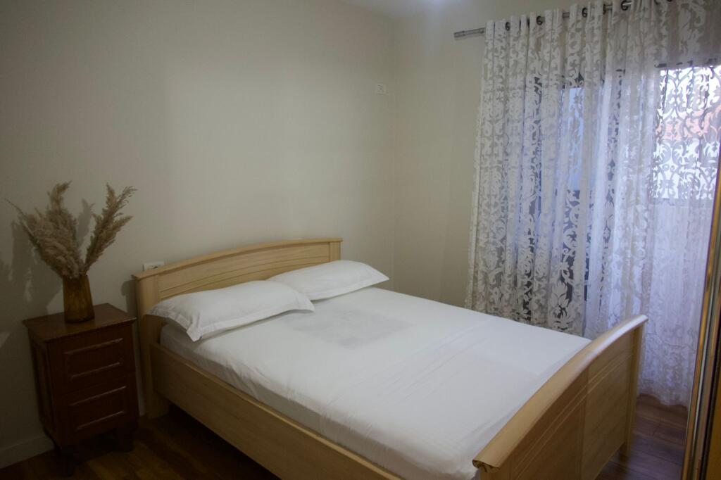Jepet me qera apartament 2+1 Selvia