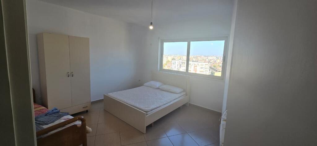 Jepet me qera apartament 1+1+bllk