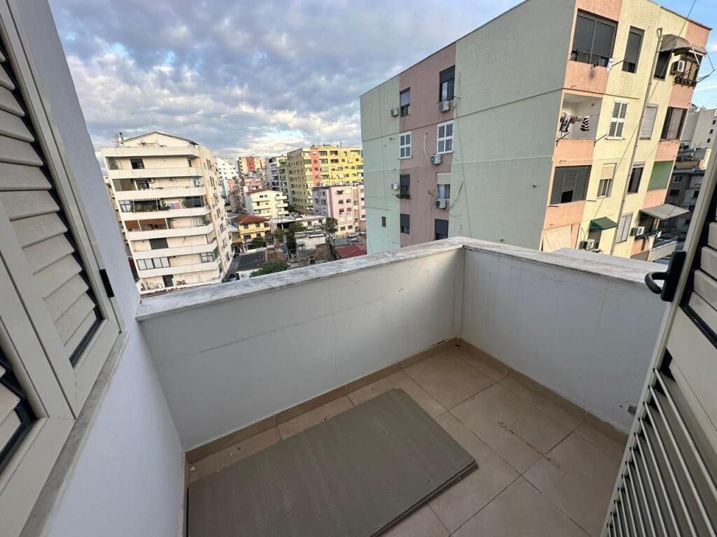 Jepet apartament me qera 1+1