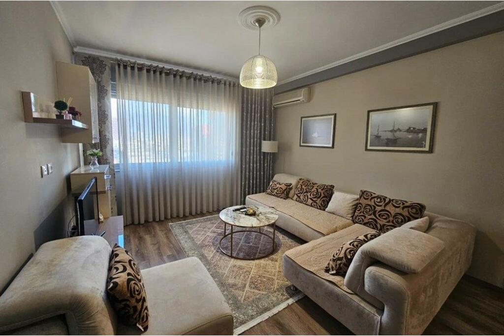 Ap 1+1 me qira Rr e Kavajes