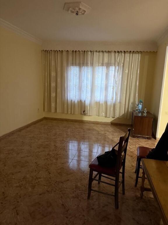 VILE ME QERA 1500 M2 ALLIAS 200.000 LEKE