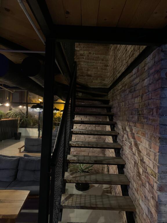 SHITET BAR – KAFE BULEVARDI SHETITORJA PALMAVE, LUSHNJE