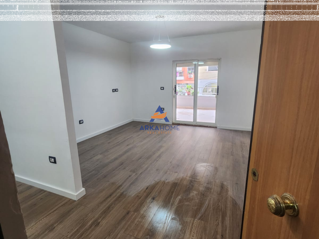 SHITET APARTAMENT 1+1+VERANDË "KOMUNA E PARISIT" 190.000 EURO