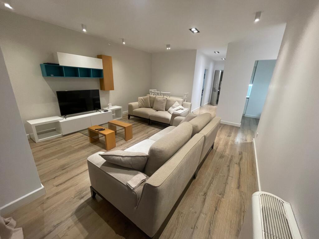 Jepet apartament me qera tek Ambasador 3